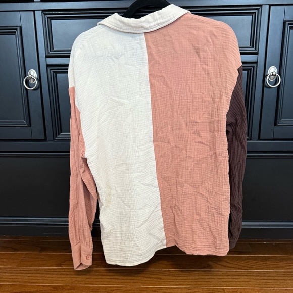 Color Block Button Down - Picture 4 of 4